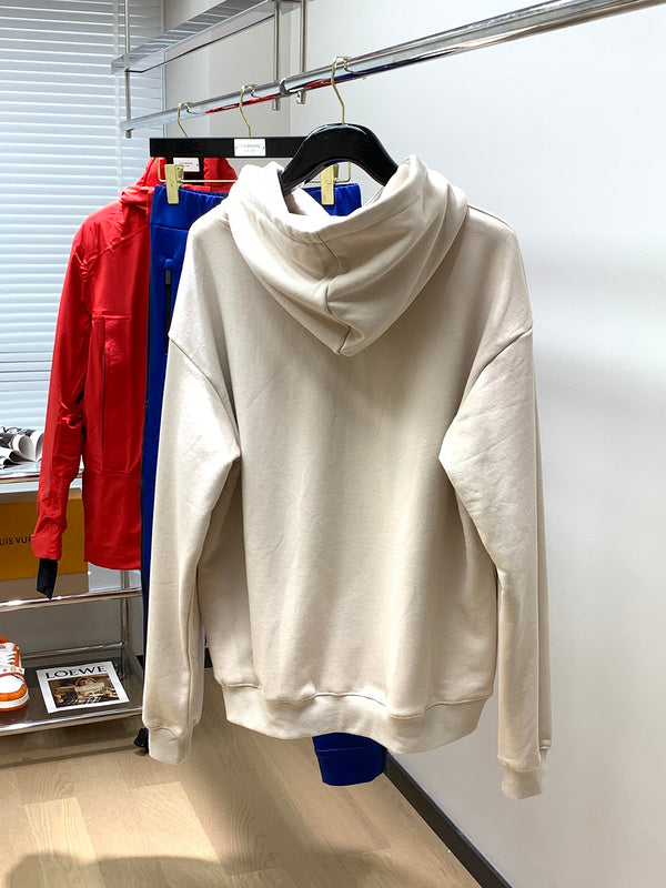 Side profile view of Balenciaga luxury piece style No.530