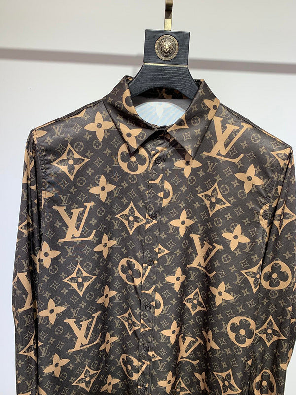Full styled look of Louis Vuitton cotton t-shirt with signature branding