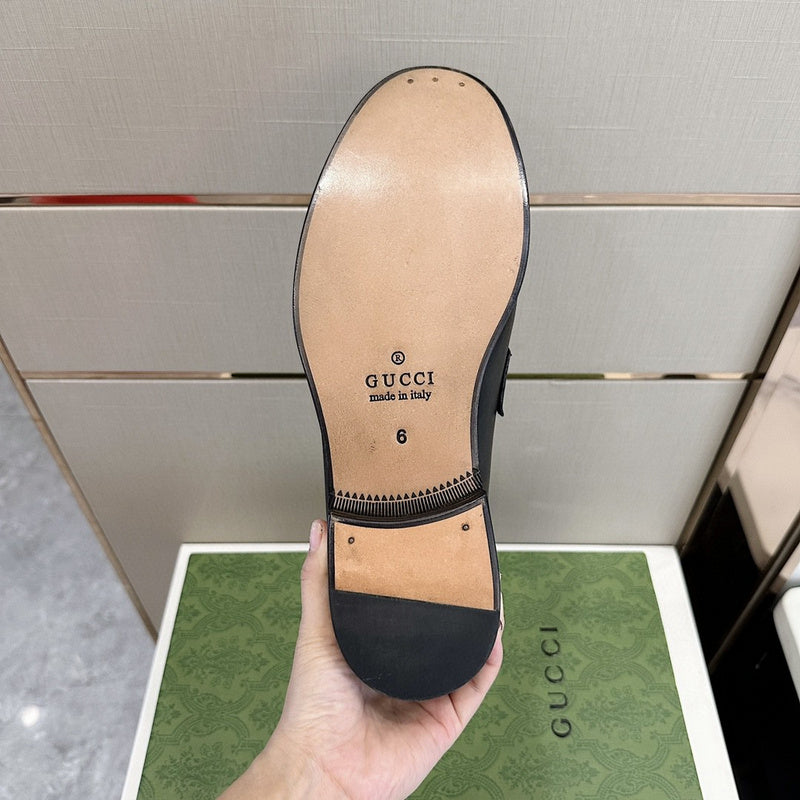 Side profile of Gucci neutral cream sneakers minimalist modern build