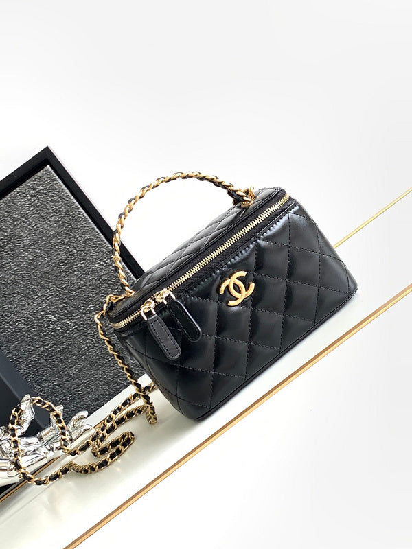  women's handbag, versatile design, view 3