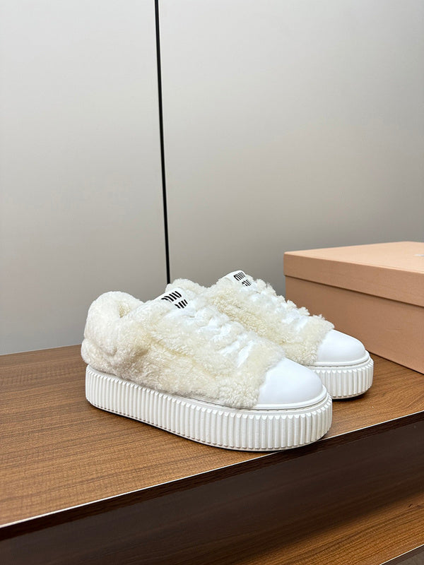 Three-quarter angle view of Miu Miu luxury piece style No.121