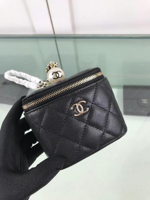 Zivas Charm Understated Luxury Fashion Handbag (Everyday Luxury Essential) – Side Profile