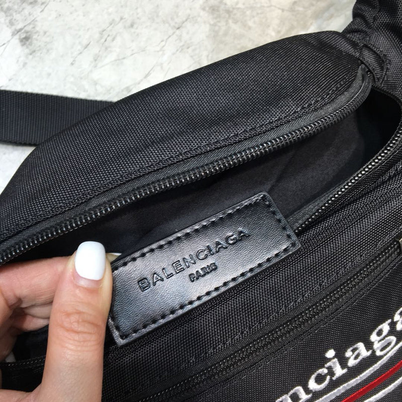 Sophisticated Faux Leather Handbag - Sleek Minimalist Lines | Women's Fashion Handbag #251 - close-up detail shot (image 3) of designer-inspired handbag