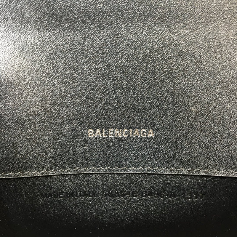 Understated Vegan Leather Handbag - Statement Silhouette | Women's Everyday Carry Handbag #613 - texture close-up (image 9) of designer-inspired handbag