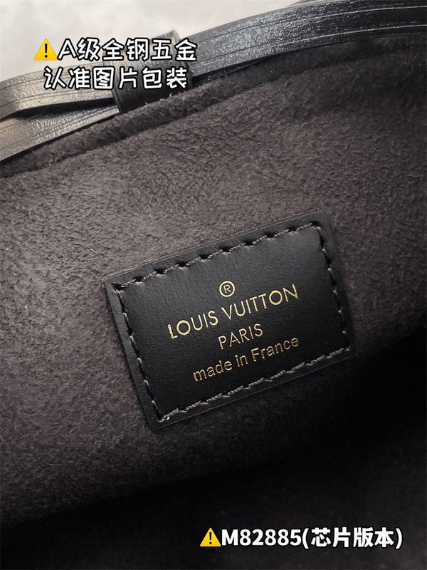  satchel interior and compartment view 9