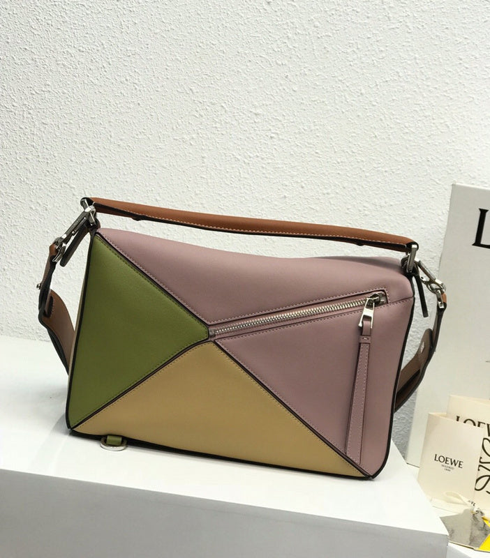 Ziva's Charm handbag – interior view (29cm*18cm*12cm)