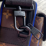  modern everyday bag detail view showing craftsmanship 14