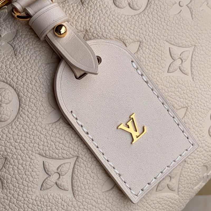 Handle and strap detail of premium polished women's handbag – women's designer-style accessory