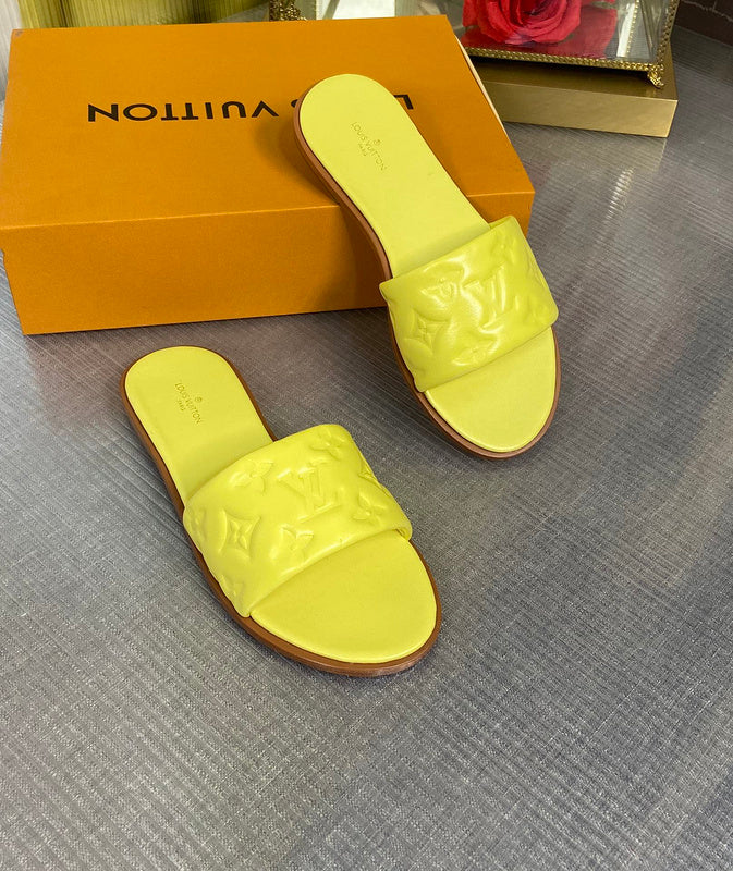 Louis Vuitton shoes Style 314 - top view showing design