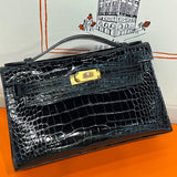 Versatile handbag styled for everyday wear