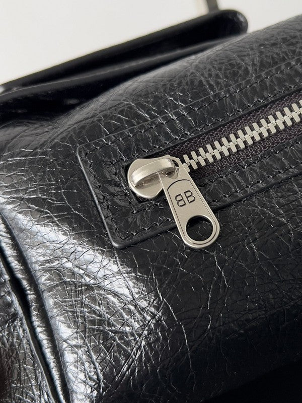 Zivas Charm Modern Edge Fashion Handbag (Elevated Accessory Essential) – Close-Up Detail