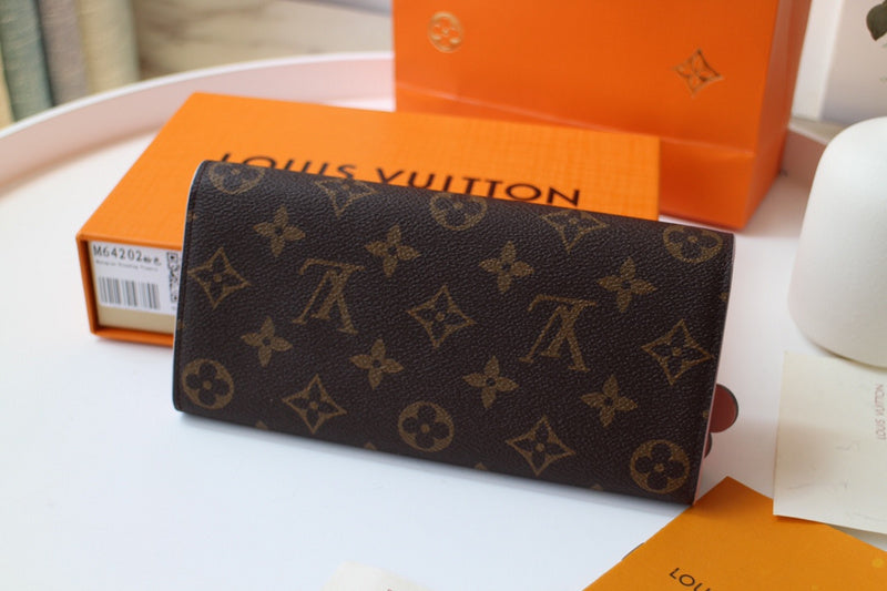Close-up detail of premium polished women's handbag – women's premium purse