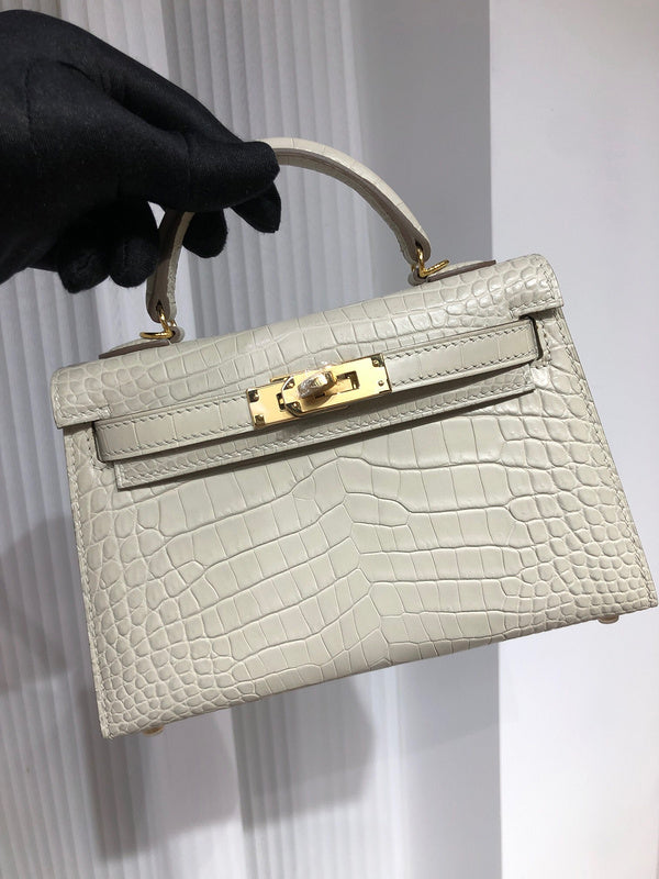 Sophisticated bag women's premium everyday handbag