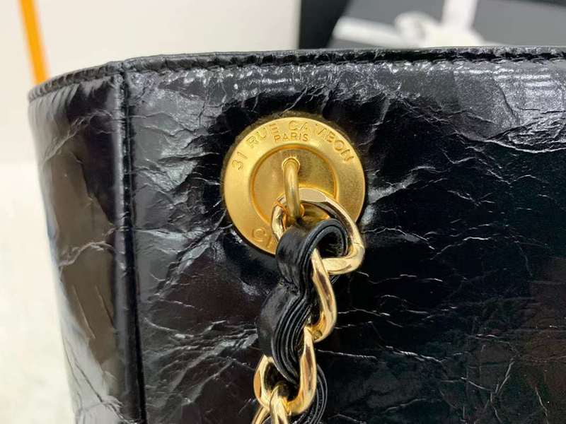 Zivas Charm Chic Craftsmanship Luxury Handbag (Structured Everyday Essential) – Styled Look
