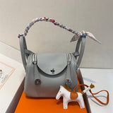  Elegant handbag front view