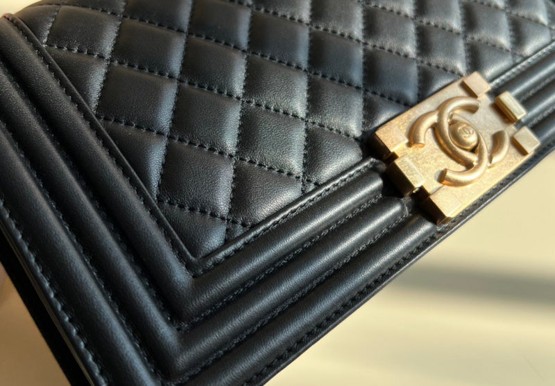  women's handbag, mid design, view 4