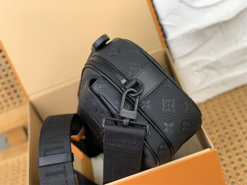  everyday bag interior and compartment view 27
