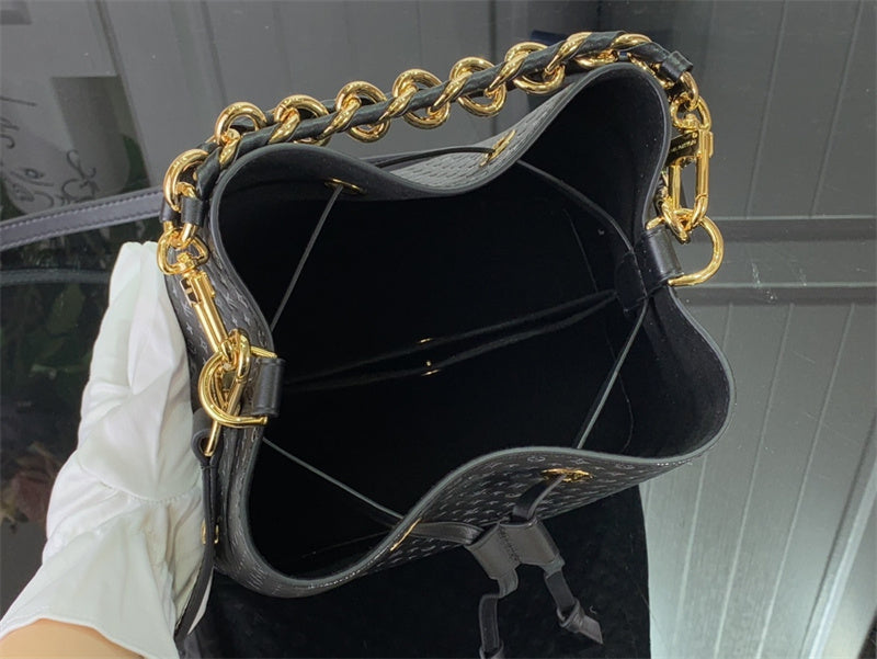  Signature handbag carried on shoulder 22