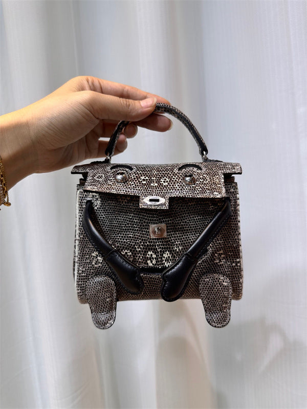  everyday bag interior and compartment view 9