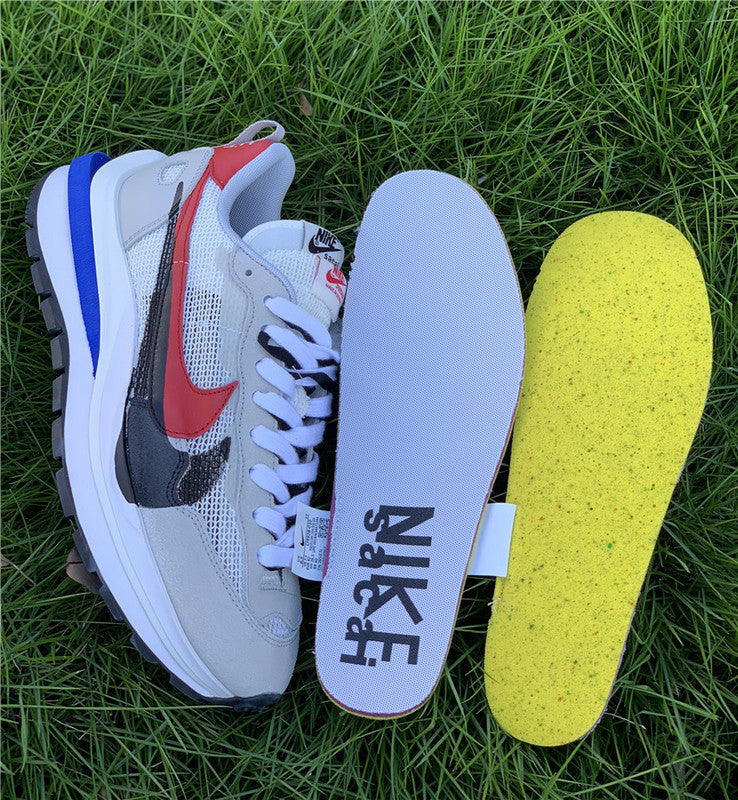 Nike Men's & Women's Iconic Street Trainers — Style 071 hardware detail