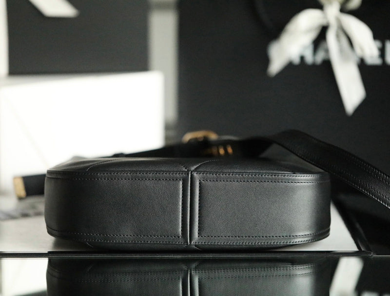  spacious purse view 2