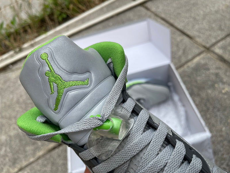 Nike Men's & Women's Designer Lifestyle Shoes — Style 248 hardware detail