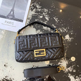 Ziva's Charm handbag – detail view (19cm*4cm*10cm)
