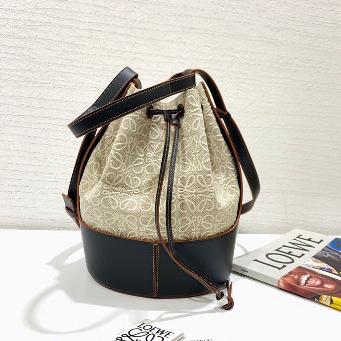 Ziva's Charm handbag – angled view (18cm*25cm*13.5cm)