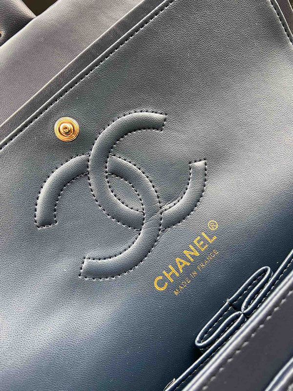 Zivas Charm Effortless Elegance Designer Handbag (Contemporary Shape Language) – Styled Look