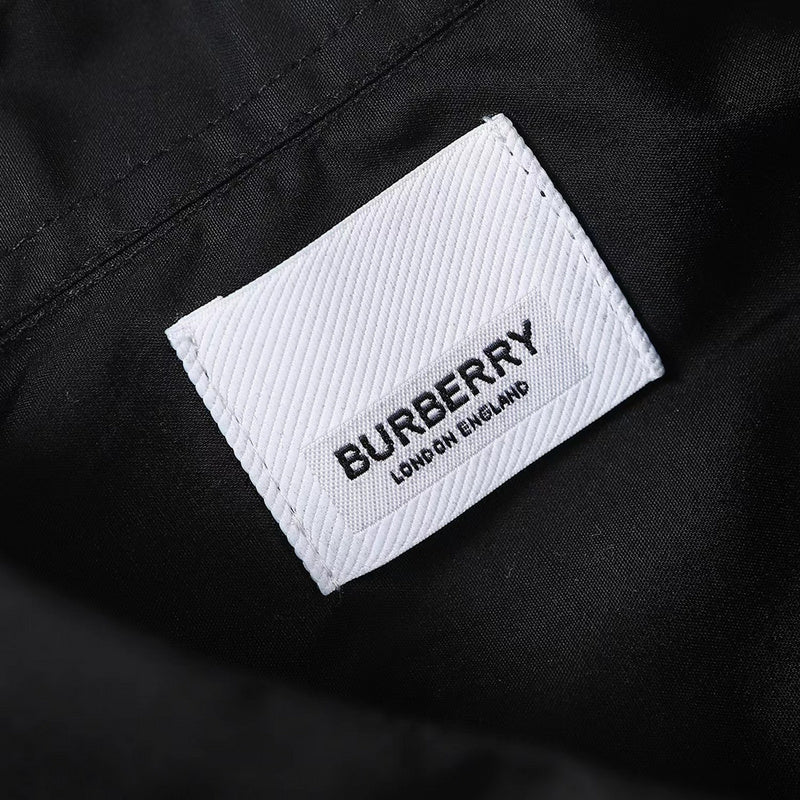 Full silhouette view of Burberry luxury piece style No.033