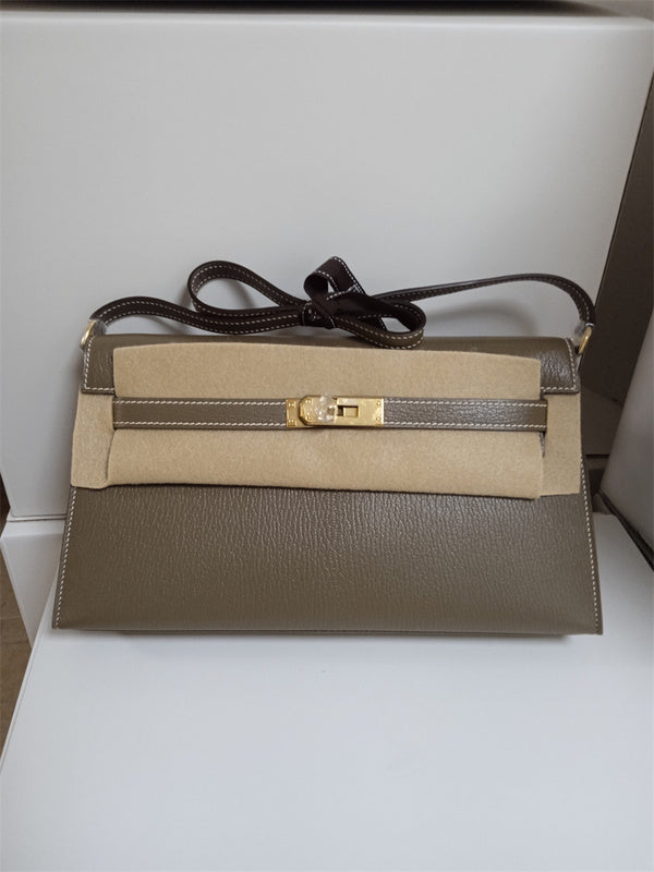  Classic satchel front view