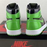 Nike Men's & Women's Luxury Low-Top Trainers — Style 261 hardware detail