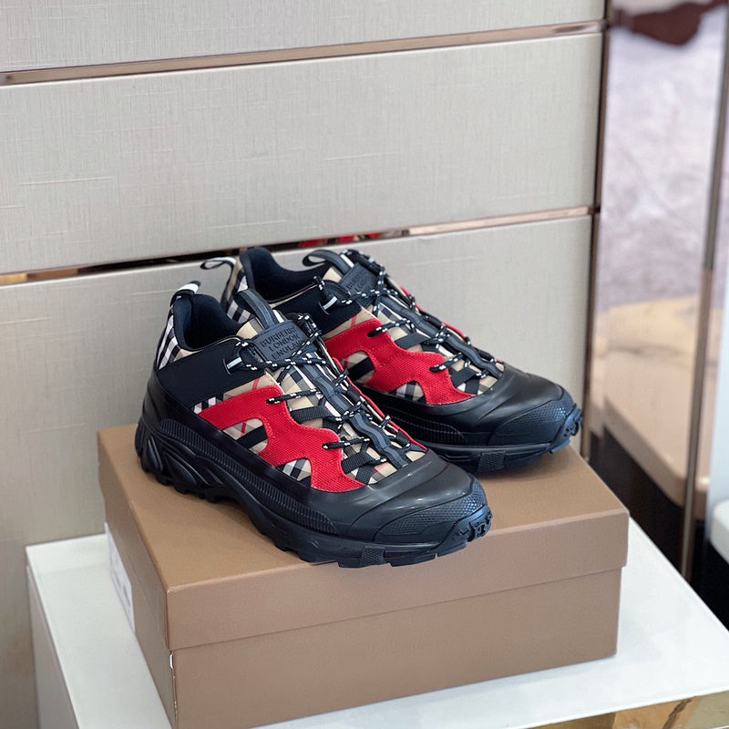 Burberry shoes Style 125 - packaging and accessories