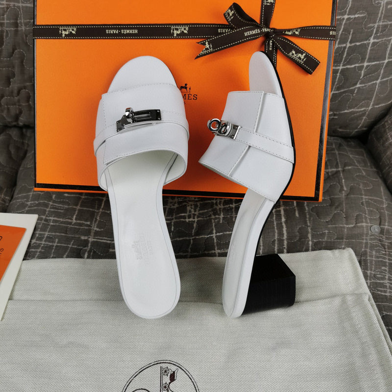 Hermès Grey Platform Sandals - Heel Detail View