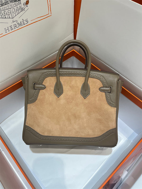  tote bag interior and compartment view 9