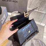 Ziva's Charm handbag – product shot (one versatile size)