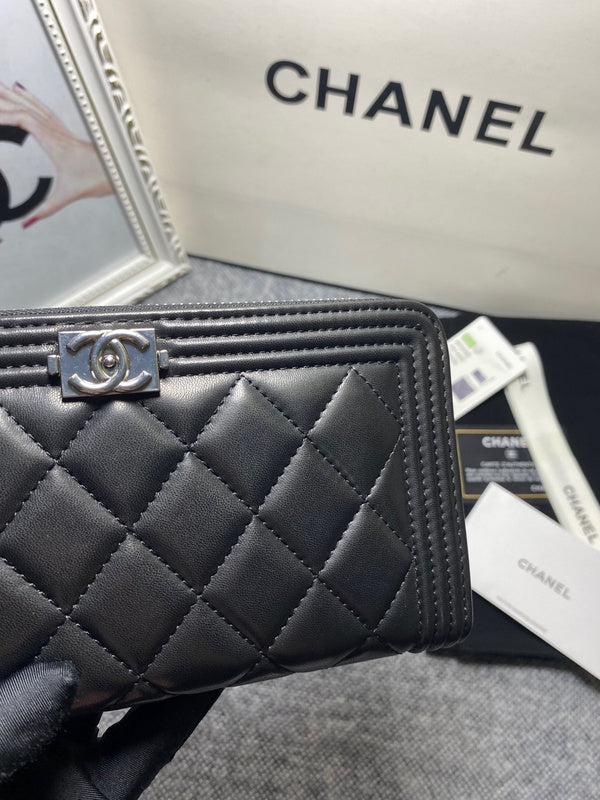  women's handbag, versatile design, view 3
