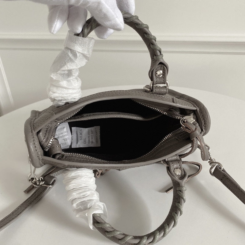 Zivas Charm Everyday Sophistication Statement Handbag (Statement-Ready Design) – Detail View