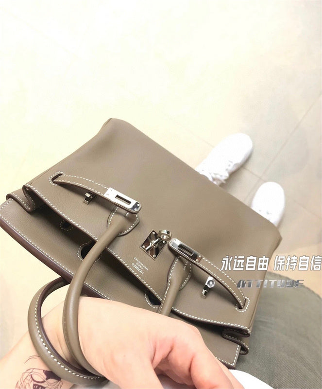 Sophisticated bag women's premium everyday handbag