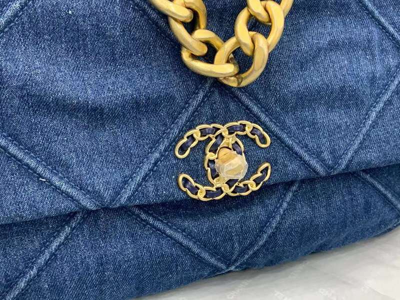 Zivas Charm Modern Minimalist Look Luxury Handbag (Versatile Style Statement) – Styled Look