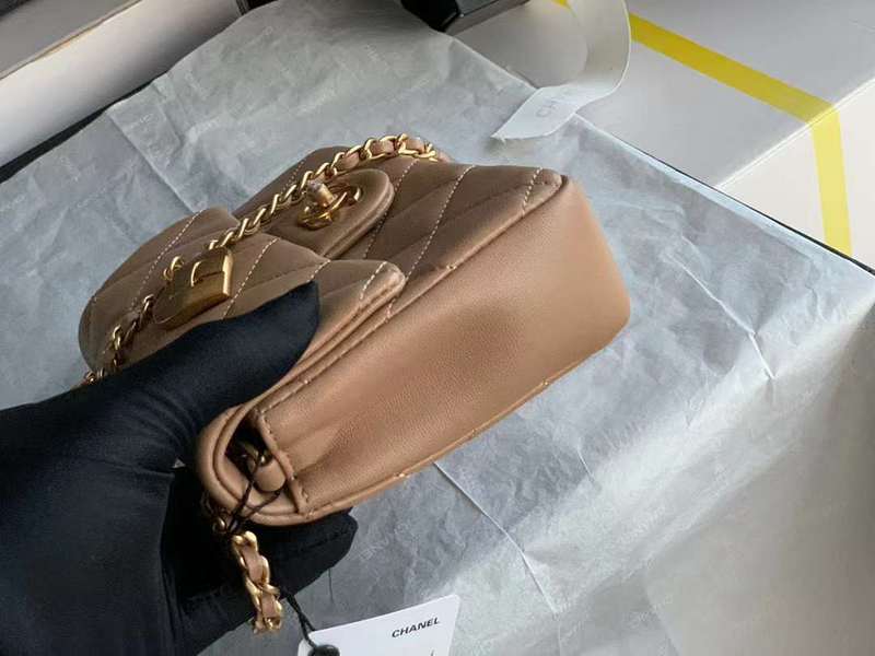 Zivas Charm Understated Luxury Everyday Handbag (Everyday Luxury Essential) – Close-Up Detail