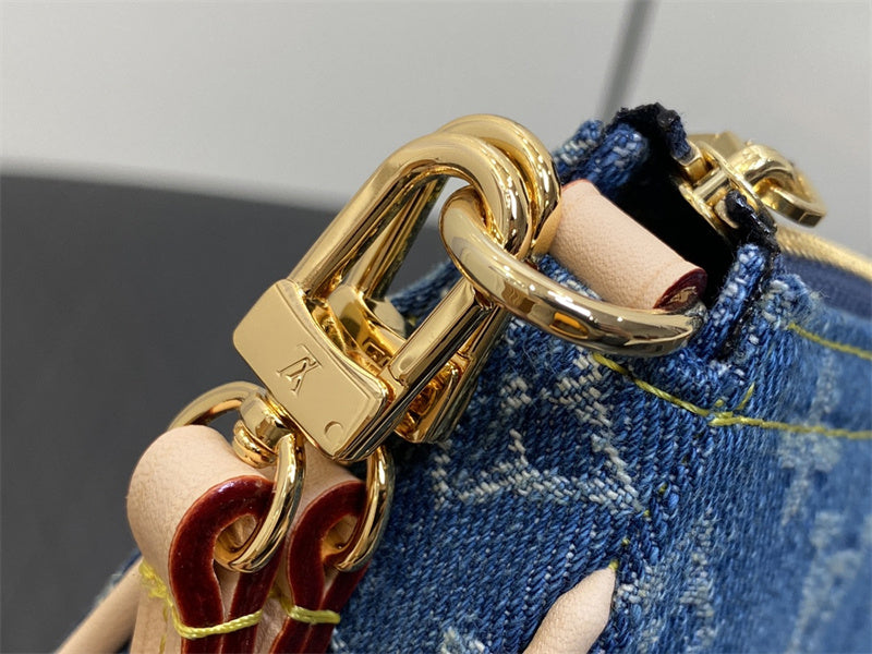  Statement everyday bag front view 19