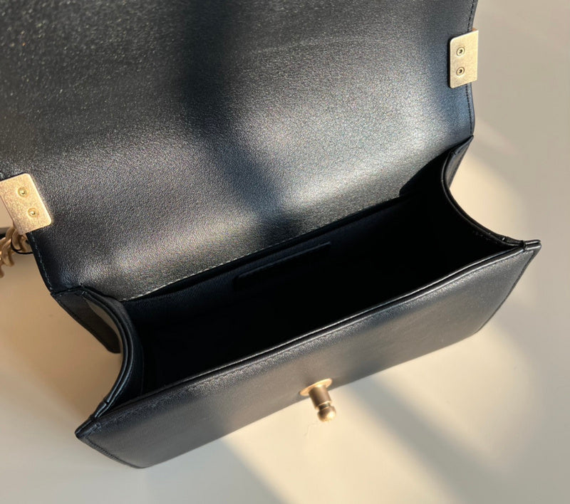  women's handbag, mid design, view 7