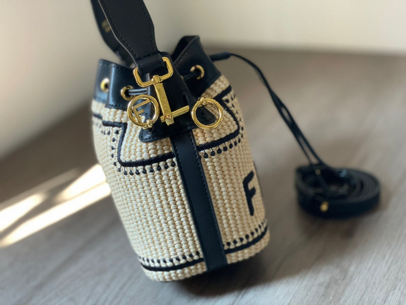 Ziva's Charm handbag – detail view (12cm*18cm*10cm)