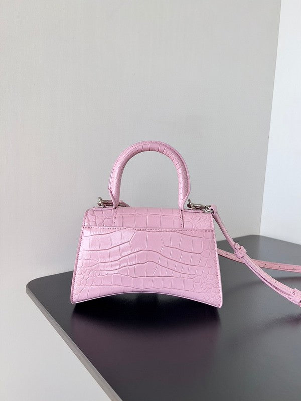 Zivas Charm Streamlined Design Statement Handbag (Effortless Style Upgrade) – Lifestyle Shot