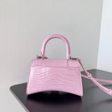 Zivas Charm Streamlined Design Statement Handbag (Effortless Style Upgrade) – Lifestyle Shot