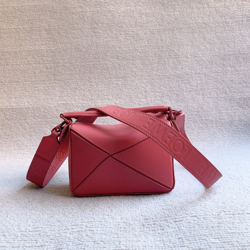 Ziva's Charm handbag – detail view (17cm*12cm*7cm)