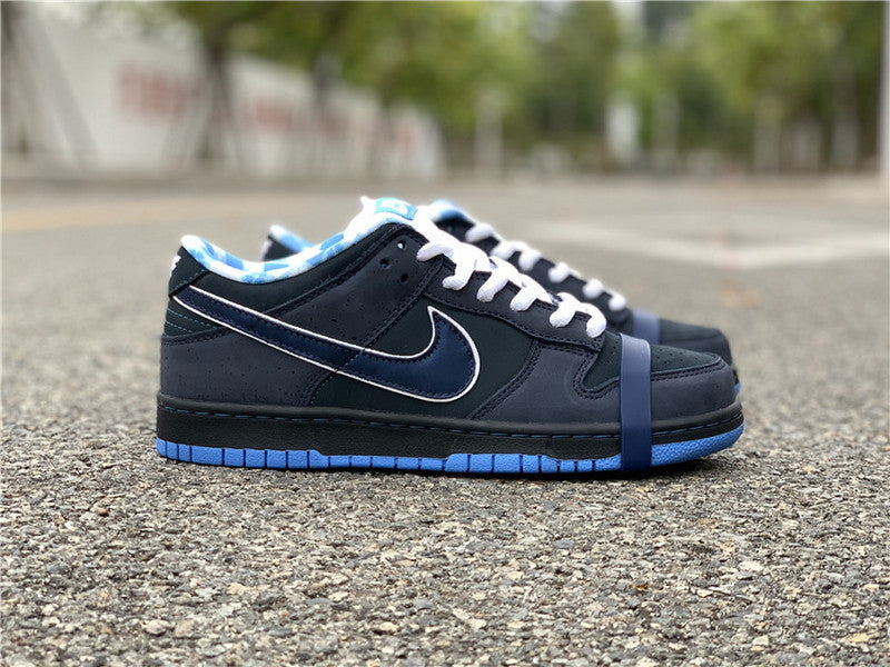 Nike Men's & Women's Premium Low-Top Trainers — Style 193 back view