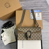 Side profile of classic modern women's handbag – women's luxury handbag