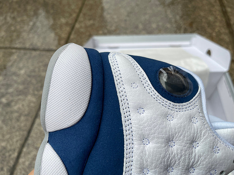 Nike Men's & Women's Luxury Lifestyle Trainers — Style 231 front view